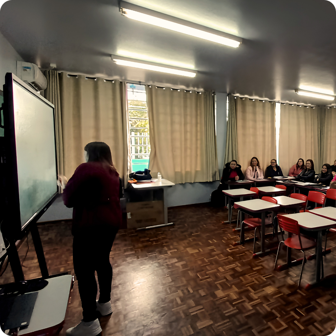 Tela interativa em sala de aula